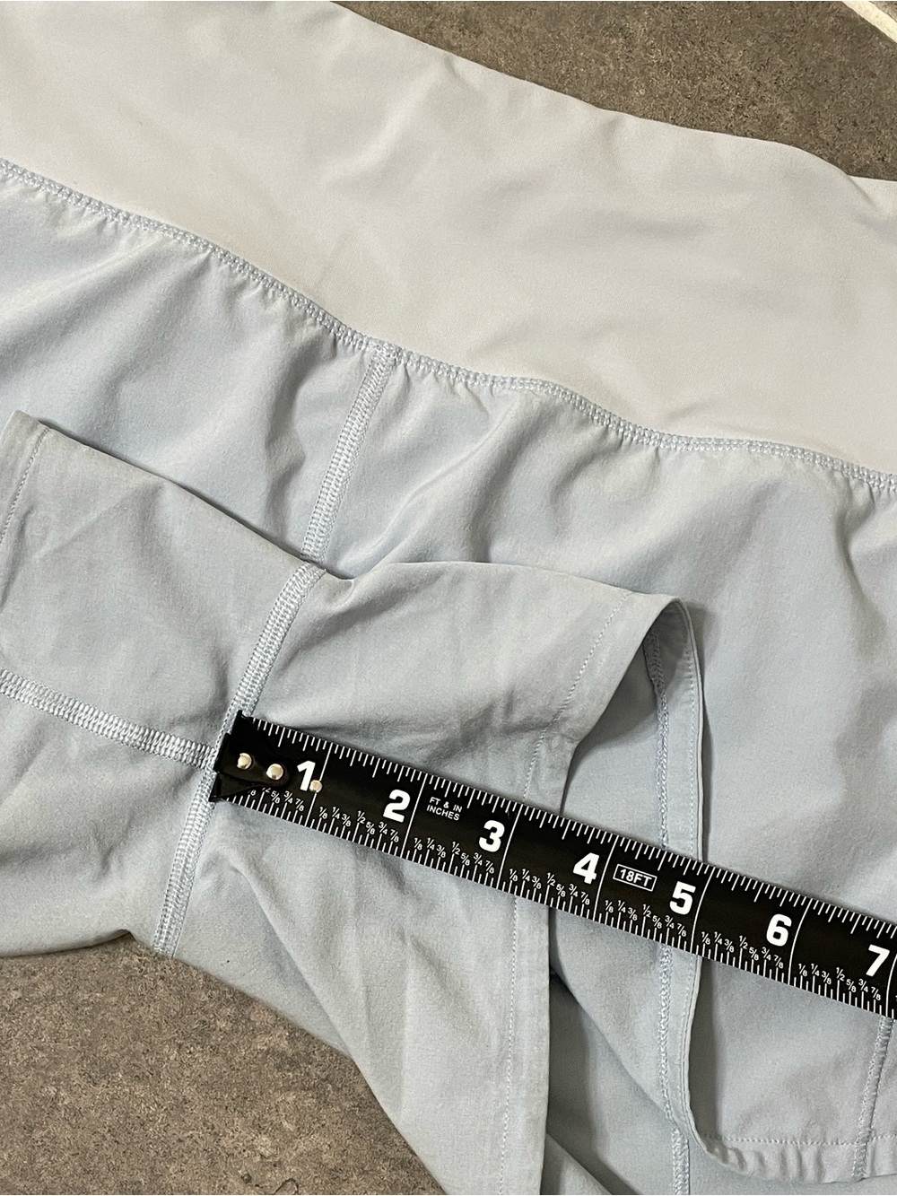 Lululemon Speed Up Short Long *4" size 6 - Picture 4 of 8